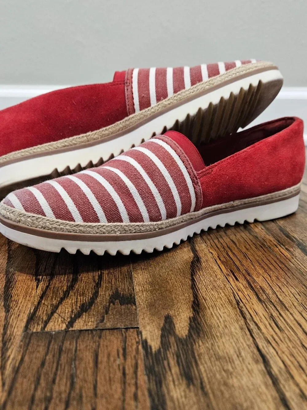 Clarks Serena Paige Loafer Women's Red White Striped Canvas Slip On Shoes - 10